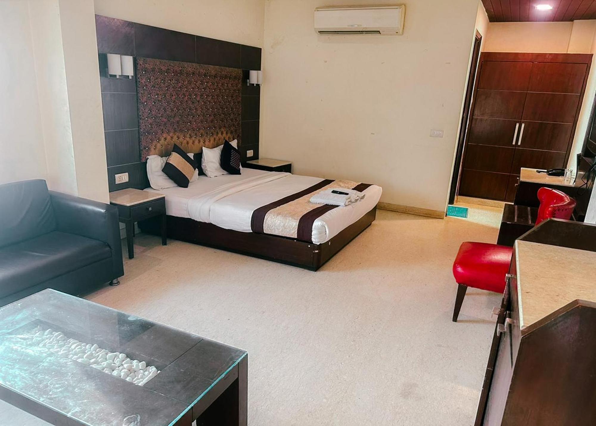 The Metropolis Guest House Near Rk Ashram Metro Station New Delhi Exterior photo